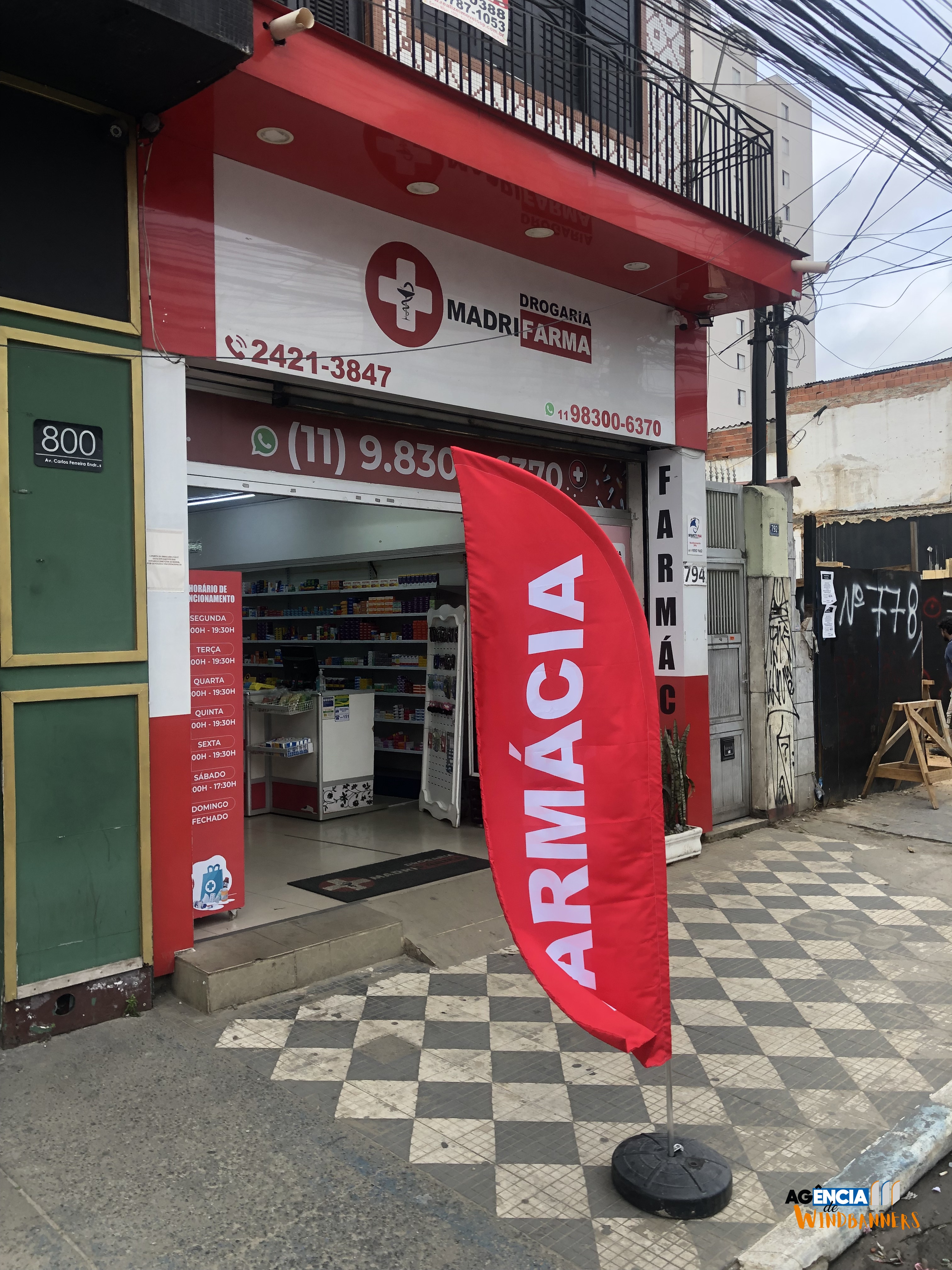 Windbanner publicitário - Farmácia